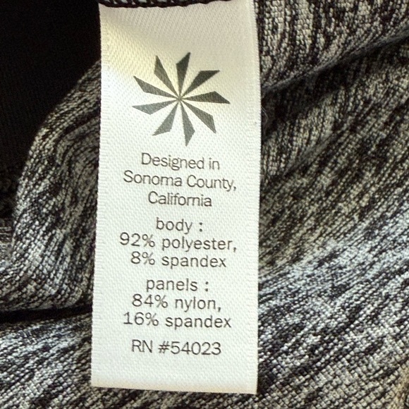 Athleta Running Wild Half Zip Pullover Activewear Sweater Women's Size L - Picture 8 of 10